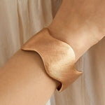 18ct Solid Rose Gold Scalloped Bangle with Satin Texture - Aurum Jewels