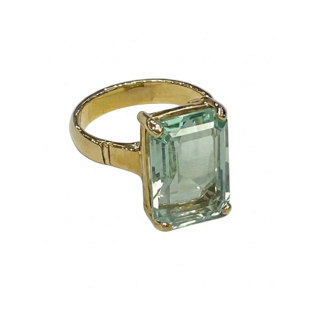 9ct Yellow Gold 14x10mm Rectangular Green Amethyst Ring - Aurum Jewels